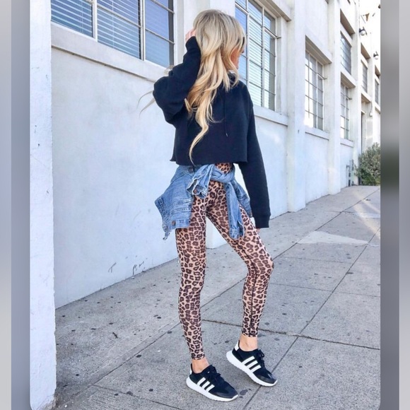 Last one J. Crew Weekend high-rise leggings in leopard - Picture 3 of 13